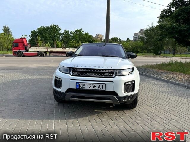 Белый Ленд Ровер Рендж Ровер Эвок, объемом двигателя 2 л и пробегом 155 тыс. км за 19000 $, фото 1 на Automoto.ua