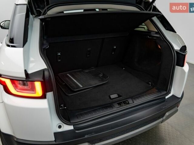 Белый Ленд Ровер Рендж Ровер Эвок, объемом двигателя 2.2 л и пробегом 113 тыс. км за 20724 $, фото 6 на Automoto.ua