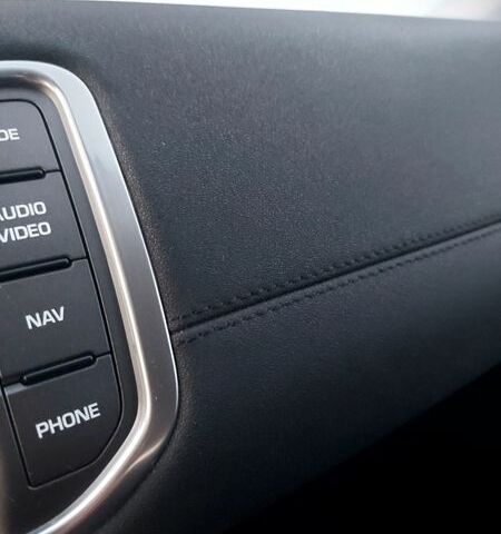 Белый Ленд Ровер Рендж Ровер Эвок, объемом двигателя 2.18 л и пробегом 197 тыс. км за 18300 $, фото 51 на Automoto.ua