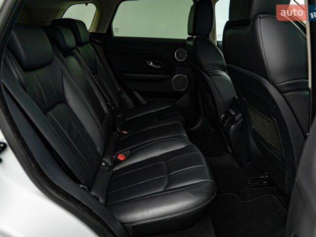 Белый Ленд Ровер Рендж Ровер Эвок, объемом двигателя 2.2 л и пробегом 113 тыс. км за 20724 $, фото 20 на Automoto.ua