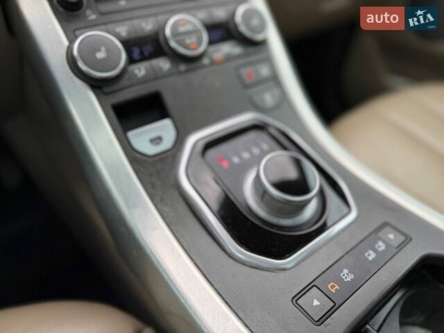 Белый Ленд Ровер Рендж Ровер Эвок, объемом двигателя 2 л и пробегом 133 тыс. км за 19800 $, фото 15 на Automoto.ua