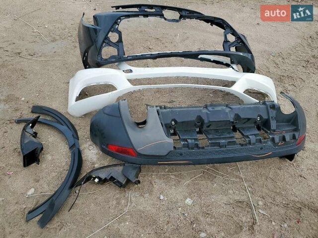 Білий Ленд Ровер Рендж Ровер Евок, об'ємом двигуна 2 л та пробігом 185 тис. км за 12700 $, фото 13 на Automoto.ua