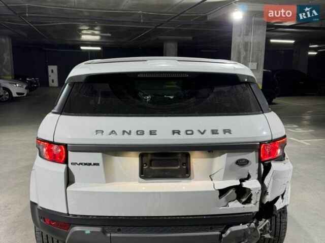 Белый Ленд Ровер Рендж Ровер Эвок, объемом двигателя 2 л и пробегом 188 тыс. км за 12200 $, фото 5 на Automoto.ua