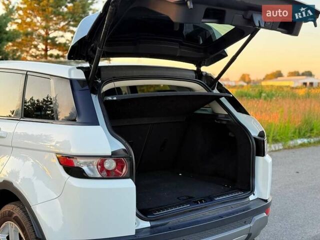 Білий Ленд Ровер Рендж Ровер Евок, об'ємом двигуна 2 л та пробігом 212 тис. км за 16800 $, фото 25 на Automoto.ua