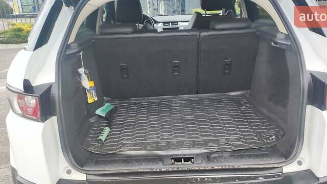 Білий Ленд Ровер Рендж Ровер Евок, об'ємом двигуна 2.18 л та пробігом 149 тис. км за 22550 $, фото 6 на Automoto.ua