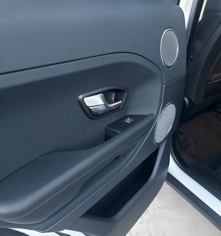 Белый Ленд Ровер Рендж Ровер Эвок, объемом двигателя 2.18 л и пробегом 197 тыс. км за 18300 $, фото 28 на Automoto.ua