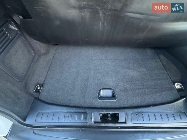 Білий Ленд Ровер Рендж Ровер Евок, об'ємом двигуна 2 л та пробігом 234 тис. км за 15300 $, фото 31 на Automoto.ua