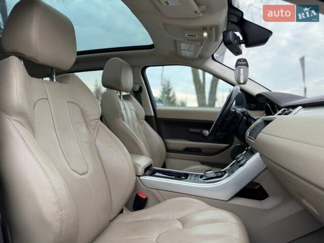 Белый Ленд Ровер Рендж Ровер Эвок, объемом двигателя 2 л и пробегом 133 тыс. км за 19800 $, фото 27 на Automoto.ua