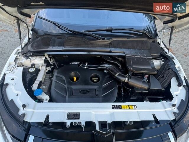 Білий Ленд Ровер Рендж Ровер Евок, об'ємом двигуна 2 л та пробігом 234 тис. км за 15300 $, фото 49 на Automoto.ua