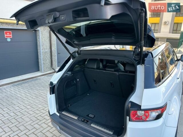 Белый Ленд Ровер Рендж Ровер Эвок, объемом двигателя 2 л и пробегом 85 тыс. км за 16999 $, фото 40 на Automoto.ua