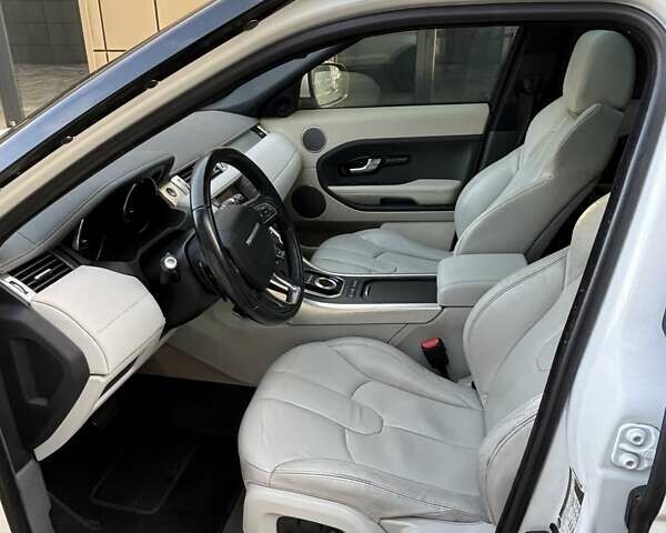 Білий Ленд Ровер Рендж Ровер Евок, об'ємом двигуна 2 л та пробігом 150 тис. км за 17500 $, фото 11 на Automoto.ua