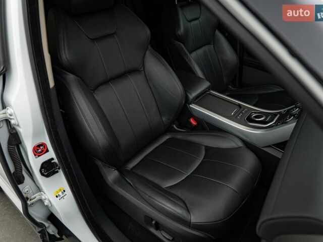 Белый Ленд Ровер Рендж Ровер Эвок, объемом двигателя 2.2 л и пробегом 113 тыс. км за 20724 $, фото 19 на Automoto.ua