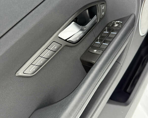 Білий Ленд Ровер Рендж Ровер Евок, об'ємом двигуна 2 л та пробігом 149 тис. км за 17500 $, фото 31 на Automoto.ua