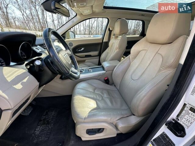Білий Ленд Ровер Рендж Ровер Евок, об'ємом двигуна 2 л та пробігом 201 тис. км за 10990 $, фото 9 на Automoto.ua