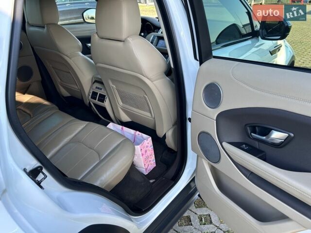 Белый Ленд Ровер Рендж Ровер Эвок, объемом двигателя 2.18 л и пробегом 126 тыс. км за 27000 $, фото 14 на Automoto.ua