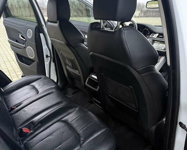 Белый Ленд Ровер Рендж Ровер Эвок, объемом двигателя 2.2 л и пробегом 110 тыс. км за 18999 $, фото 30 на Automoto.ua