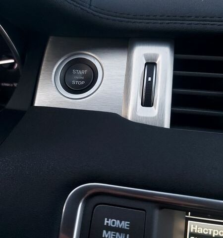 Белый Ленд Ровер Рендж Ровер Эвок, объемом двигателя 2.18 л и пробегом 197 тыс. км за 18300 $, фото 47 на Automoto.ua