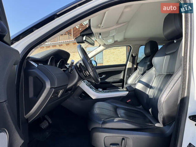 Белый Ленд Ровер Рендж Ровер Эвок, объемом двигателя 2.18 л и пробегом 114 тыс. км за 20000 $, фото 7 на Automoto.ua