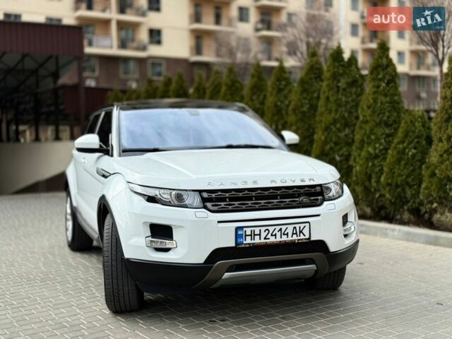 Белый Ленд Ровер Рендж Ровер Эвок, объемом двигателя 2.18 л и пробегом 87 тыс. км за 21000 $, фото 2 на Automoto.ua
