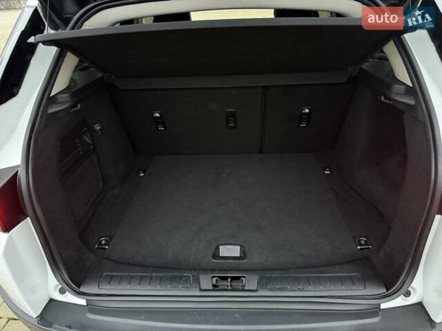 Белый Ленд Ровер Рендж Ровер Эвок, объемом двигателя 2.2 л и пробегом 110 тыс. км за 18999 $, фото 32 на Automoto.ua