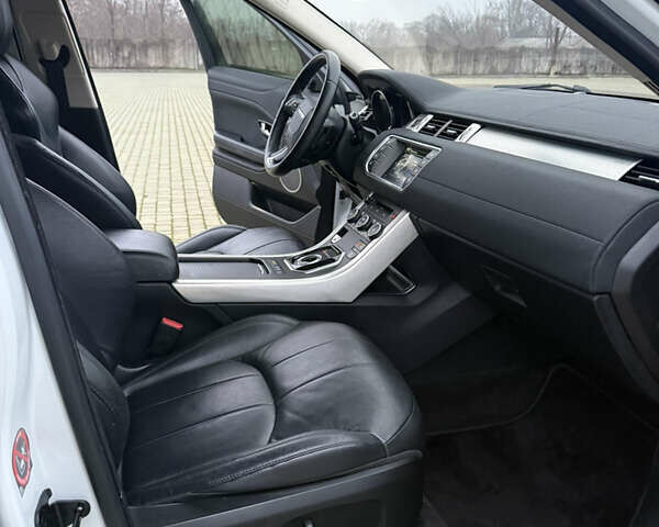 Белый Ленд Ровер Рендж Ровер Эвок, объемом двигателя 2.2 л и пробегом 110 тыс. км за 18999 $, фото 18 на Automoto.ua