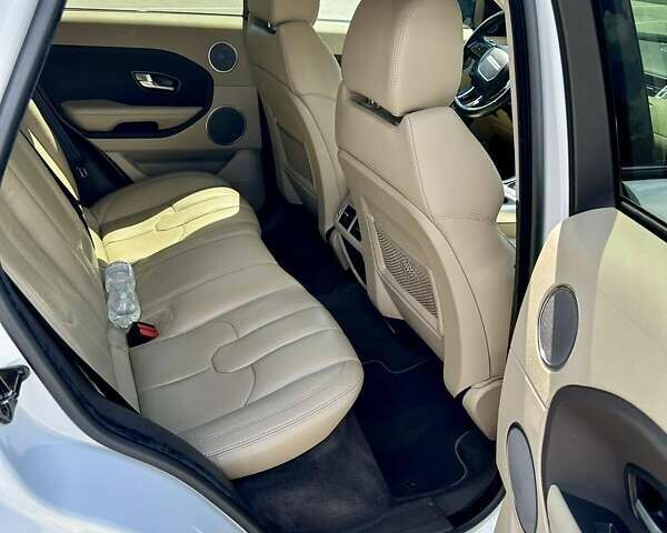 Білий Ленд Ровер Рендж Ровер Евок, об'ємом двигуна 2 л та пробігом 130 тис. км за 18000 $, фото 33 на Automoto.ua