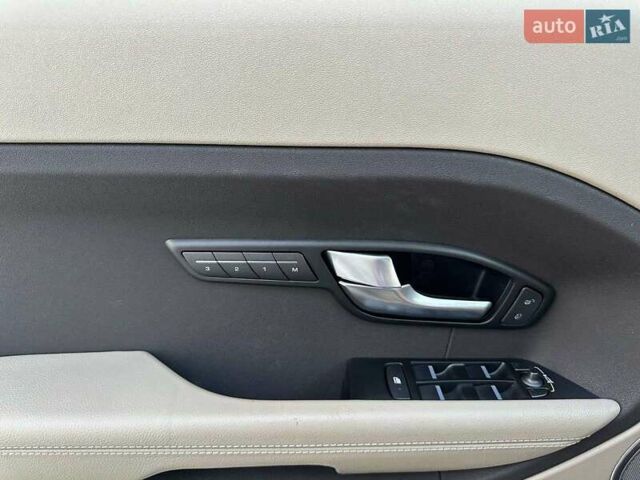 Білий Ленд Ровер Рендж Ровер Евок, об'ємом двигуна 2 л та пробігом 130 тис. км за 18000 $, фото 20 на Automoto.ua