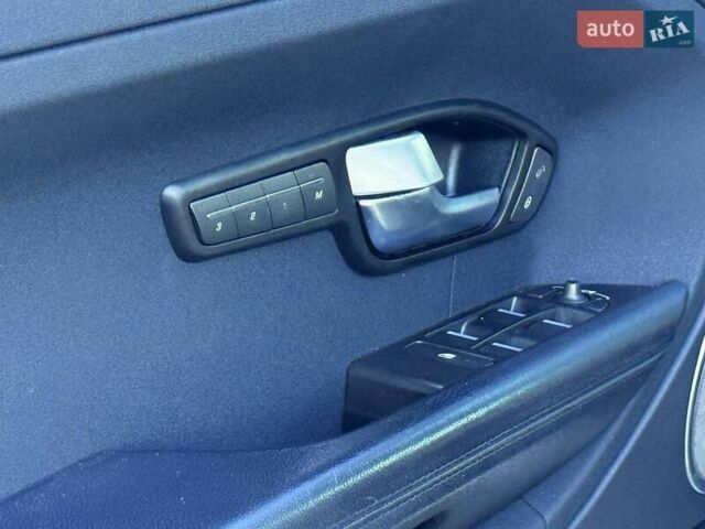 Білий Ленд Ровер Рендж Ровер Евок, об'ємом двигуна 2 л та пробігом 212 тис. км за 16800 $, фото 19 на Automoto.ua