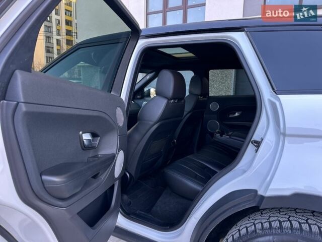 Белый Ленд Ровер Рендж Ровер Эвок, объемом двигателя 2 л и пробегом 85 тыс. км за 16999 $, фото 24 на Automoto.ua