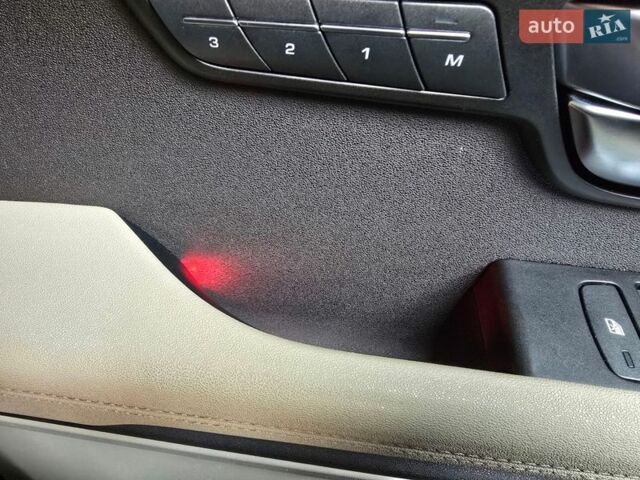 Білий Ленд Ровер Рендж Ровер Евок, об'ємом двигуна 2 л та пробігом 120 тис. км за 14600 $, фото 25 на Automoto.ua