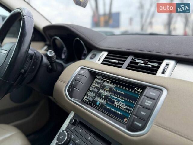 Белый Ленд Ровер Рендж Ровер Эвок, объемом двигателя 2 л и пробегом 133 тыс. км за 19800 $, фото 25 на Automoto.ua