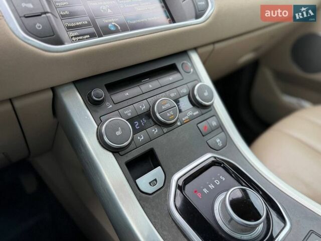 Белый Ленд Ровер Рендж Ровер Эвок, объемом двигателя 2 л и пробегом 133 тыс. км за 19800 $, фото 14 на Automoto.ua