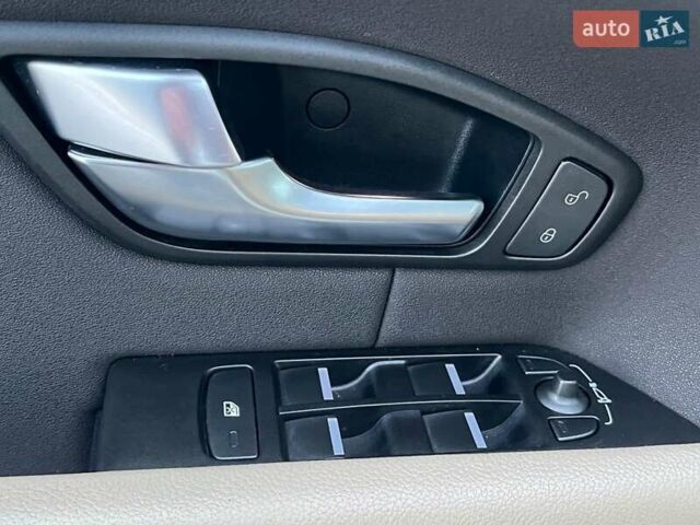 Белый Ленд Ровер Рендж Ровер Эвок, объемом двигателя 2 л и пробегом 68 тыс. км за 23490 $, фото 13 на Automoto.ua