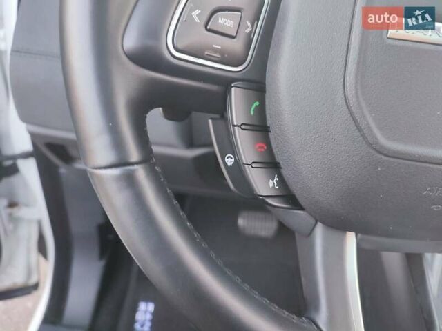 Белый Ленд Ровер Рендж Ровер Эвок, объемом двигателя 2.18 л и пробегом 82 тыс. км за 25300 $, фото 15 на Automoto.ua