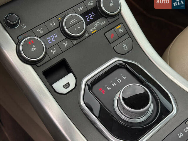 Білий Ленд Ровер Рендж Ровер Евок, об'ємом двигуна 2 л та пробігом 68 тис. км за 20990 $, фото 17 на Automoto.ua