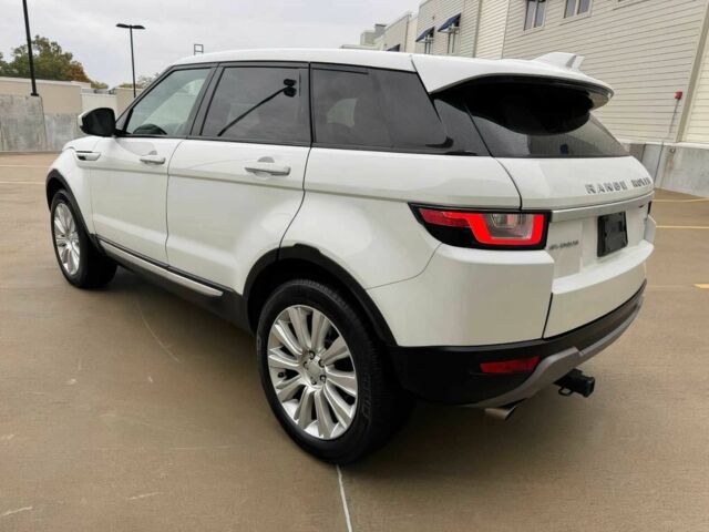 Ленд Ровер Рендж Ровер Эвок 2016 в Киеве на Automoto.ua Белый Ленд Ровер Рендж Ровер Эвок, объемом двигателя 2 л и пробегом 75 тыс. км за 21200 $, фото 4 на Automoto.ua