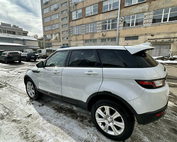 Белый Ленд Ровер Рендж Ровер Эвок, объемом двигателя 2 л и пробегом 131 тыс. км за 18500 $, фото 2 на Automoto.ua