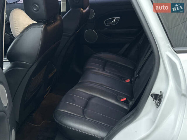 Белый Ленд Ровер Рендж Ровер Эвок, объемом двигателя 2 л и пробегом 130 тыс. км за 21900 $, фото 17 на Automoto.ua