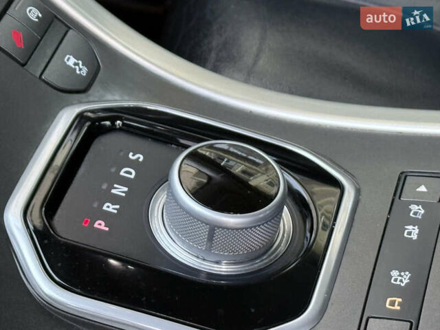 Білий Ленд Ровер Рендж Ровер Евок, об'ємом двигуна 2.18 л та пробігом 185 тис. км за 21000 $, фото 95 на Automoto.ua