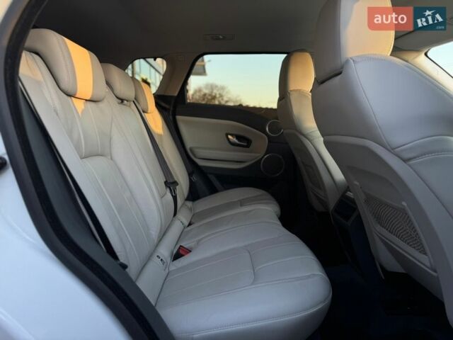 Білий Ленд Ровер Рендж Ровер Евок, об'ємом двигуна 2 л та пробігом 159 тис. км за 18999 $, фото 25 на Automoto.ua