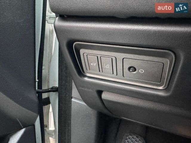 Белый Ленд Ровер Рендж Ровер Эвок, объемом двигателя 2 л и пробегом 184 тыс. км за 22500 $, фото 19 на Automoto.ua