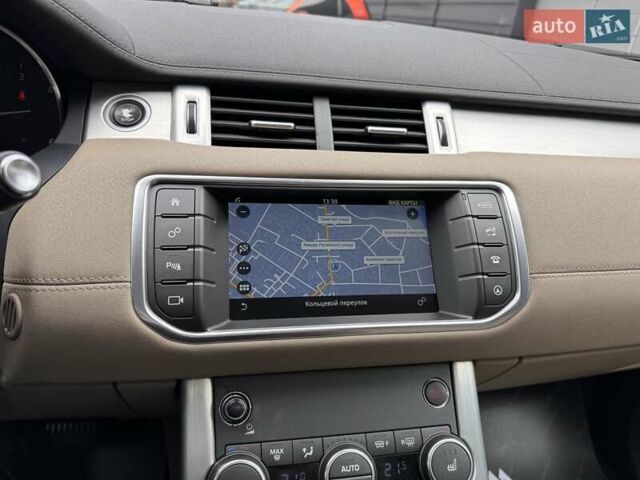 Білий Ленд Ровер Рендж Ровер Евок, об'ємом двигуна 2.18 л та пробігом 97 тис. км за 23900 $, фото 25 на Automoto.ua