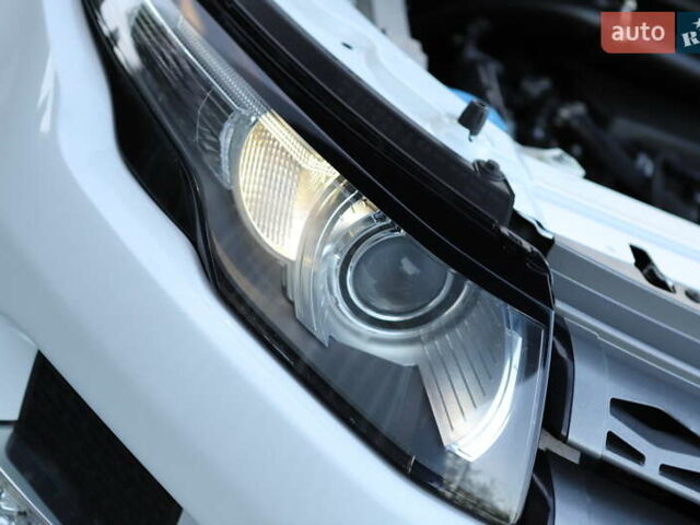 Білий Ленд Ровер Рендж Ровер Евок, об'ємом двигуна 2.2 л та пробігом 94 тис. км за 23899 $, фото 117 на Automoto.ua