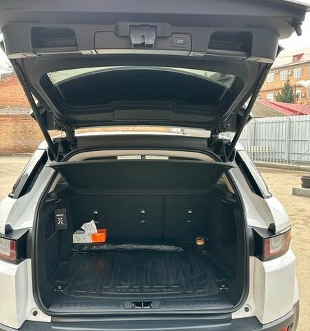 Белый Ленд Ровер Рендж Ровер Эвок, объемом двигателя 2 л и пробегом 100 тыс. км за 19800 $, фото 8 на Automoto.ua