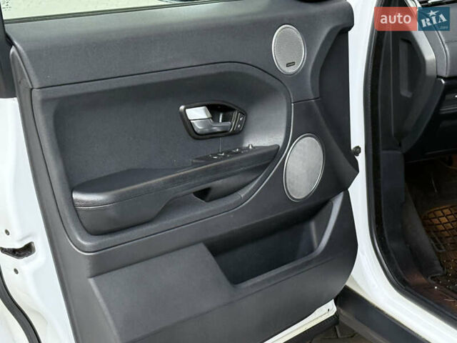Білий Ленд Ровер Рендж Ровер Евок, об'ємом двигуна 2.18 л та пробігом 185 тис. км за 21000 $, фото 73 на Automoto.ua