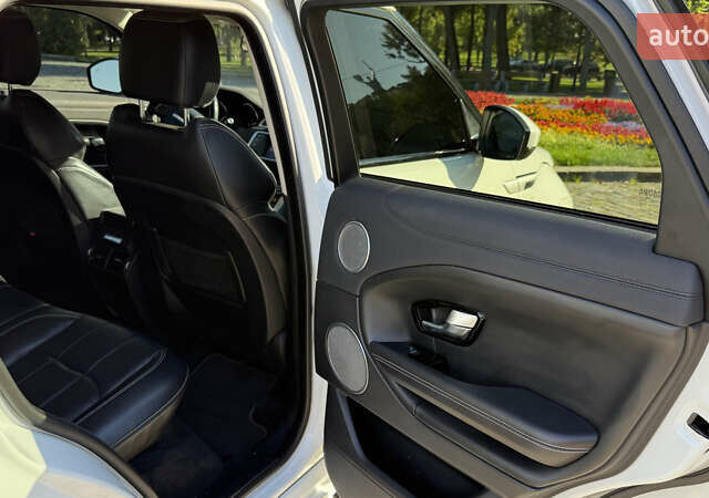 Білий Ленд Ровер Рендж Ровер Евок, об'ємом двигуна 2 л та пробігом 132 тис. км за 21500 $, фото 12 на Automoto.ua