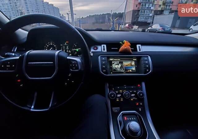Белый Ленд Ровер Рендж Ровер Эвок, объемом двигателя 2 л и пробегом 129 тыс. км за 21900 $, фото 2 на Automoto.ua
