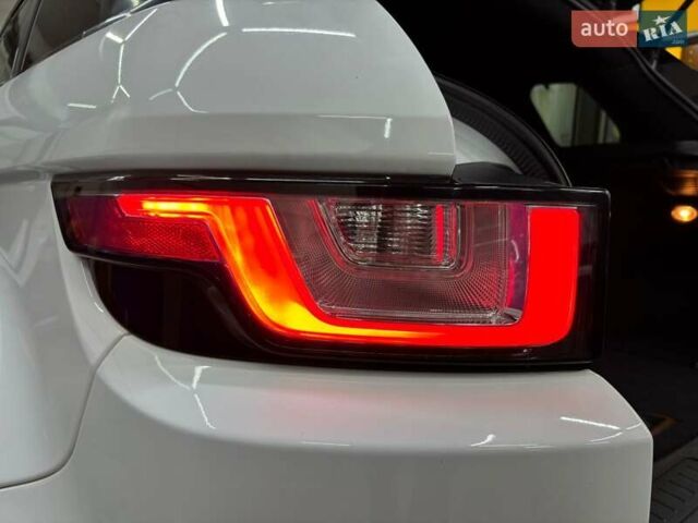 Білий Ленд Ровер Рендж Ровер Евок, об'ємом двигуна 2 л та пробігом 120 тис. км за 23200 $, фото 16 на Automoto.ua