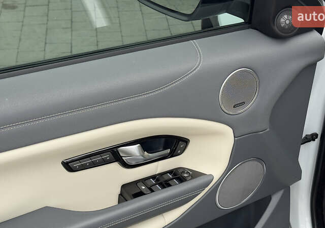 Білий Ленд Ровер Рендж Ровер Евок, об'ємом двигуна 2 л та пробігом 165 тис. км за 15400 $, фото 11 на Automoto.ua