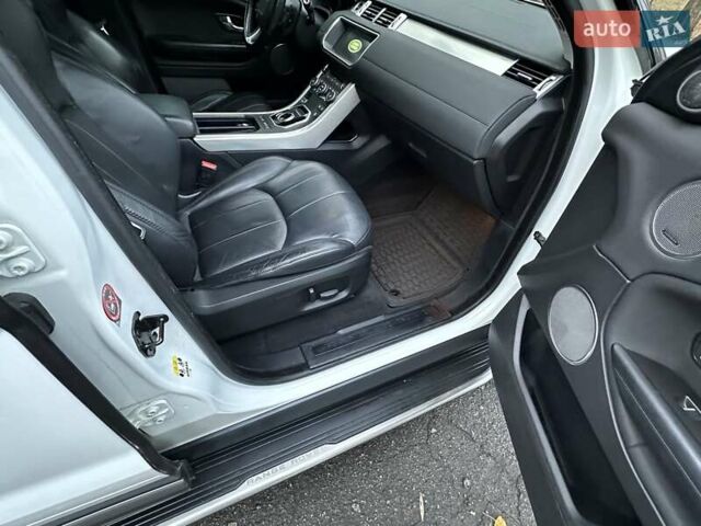 Білий Ленд Ровер Рендж Ровер Евок, об'ємом двигуна 2 л та пробігом 88 тис. км за 19999 $, фото 24 на Automoto.ua